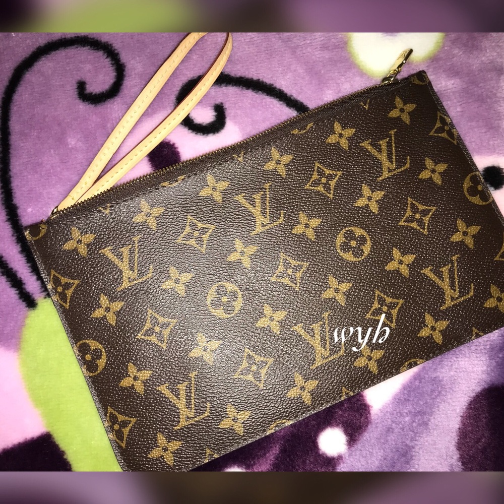 Authentic Louis Vuitton Clutch from Neverfull!